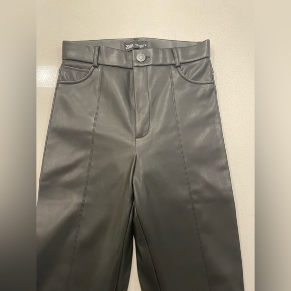 Black high-waisted faux leather leggings - Picture 4 of 5